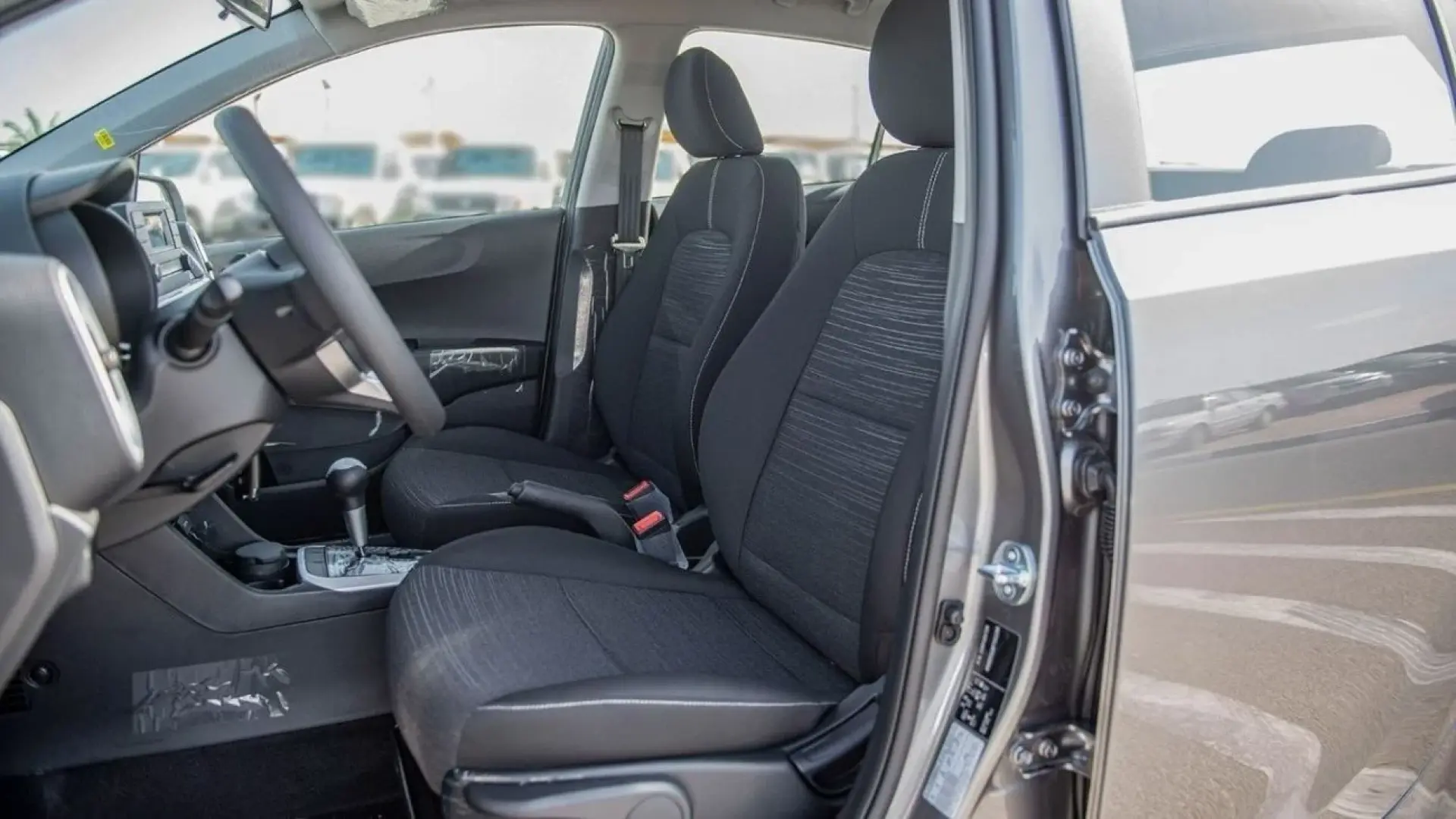 كيا بيكانتو رمادي 2023