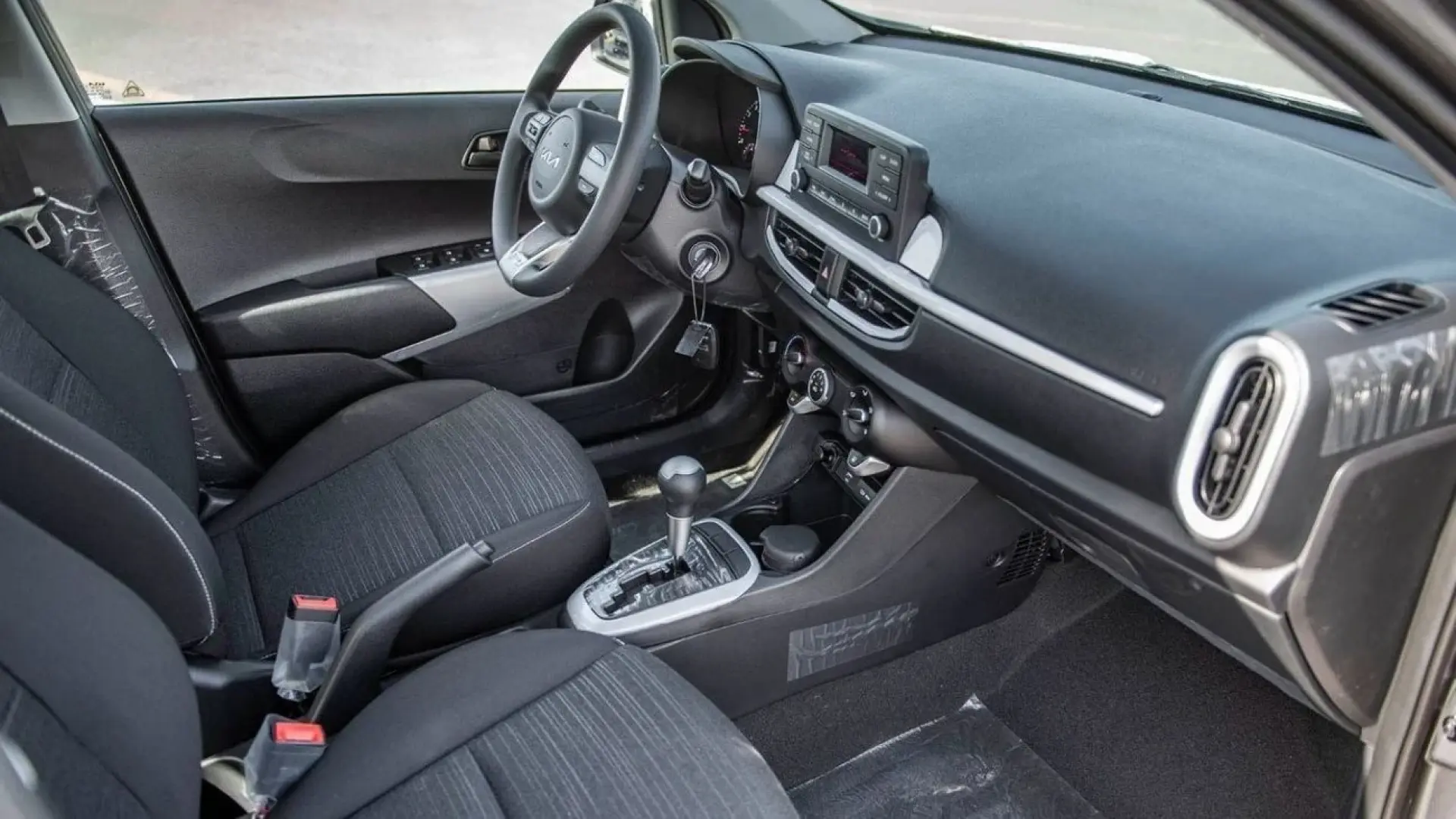 كيا بيكانتو رمادي 2023