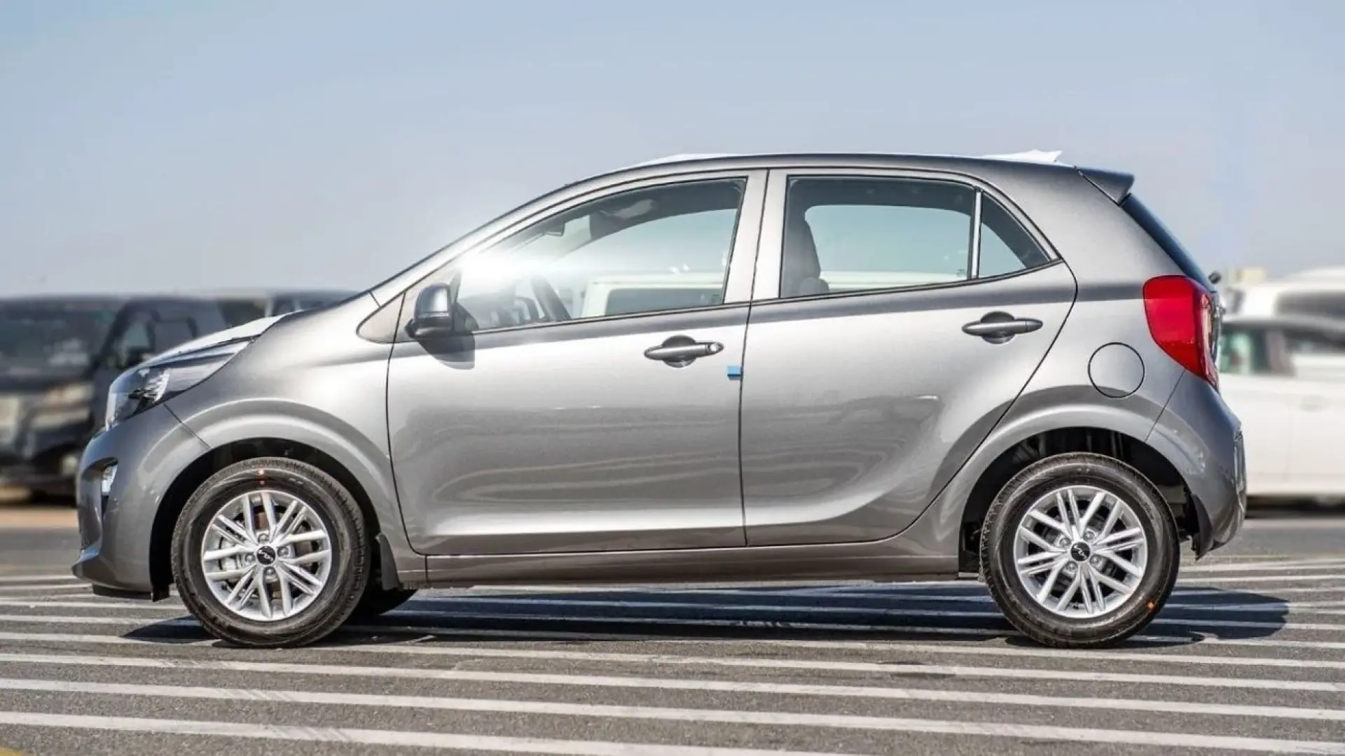 كيا بيكانتو رمادي 2023