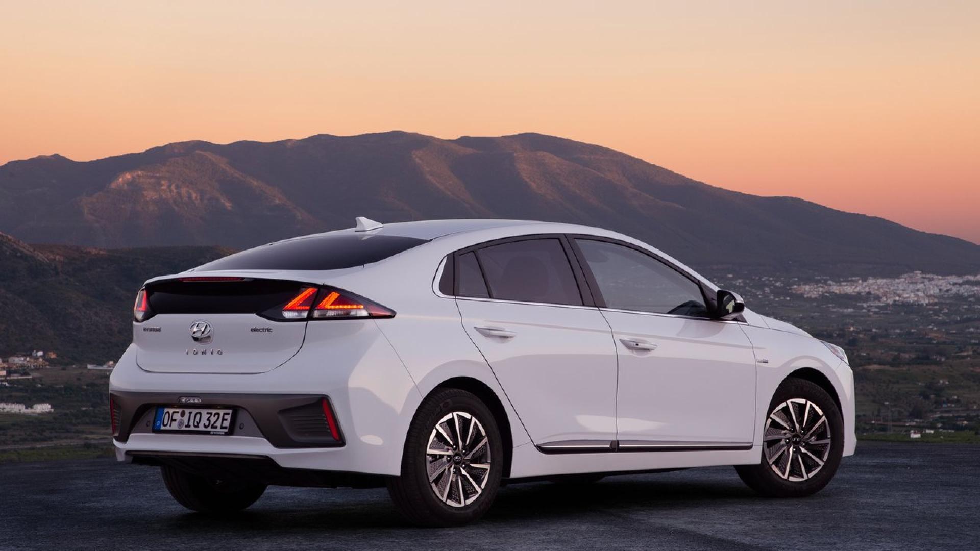 هونداي ايونيك هايبريد 2022