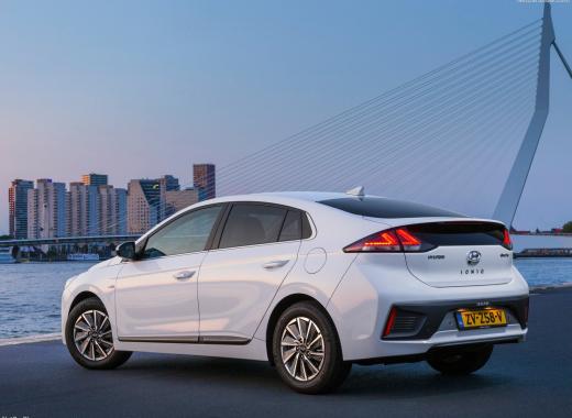 هونداي ايونيك هايبريد 2022