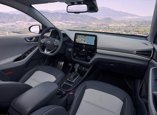 هونداي ايونيك هايبريد 2022