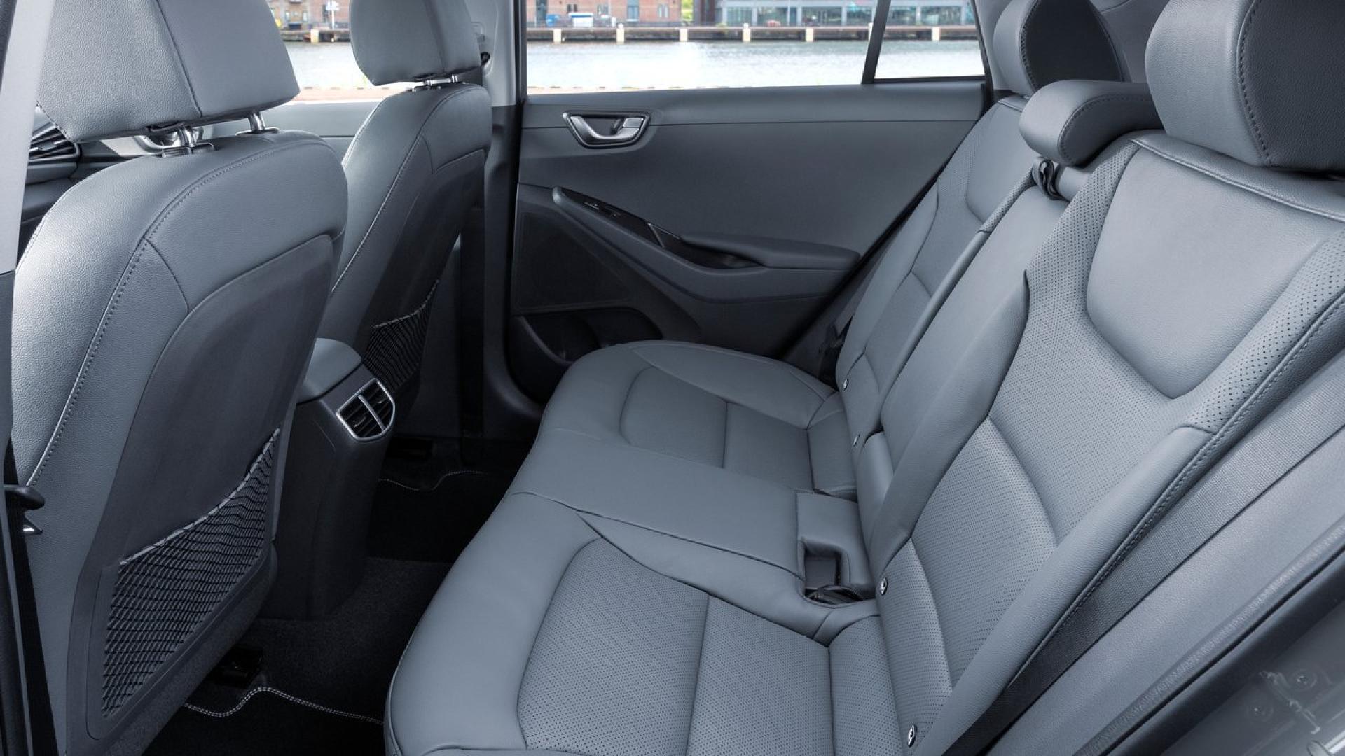 هونداي ايونيك هايبريد 2022